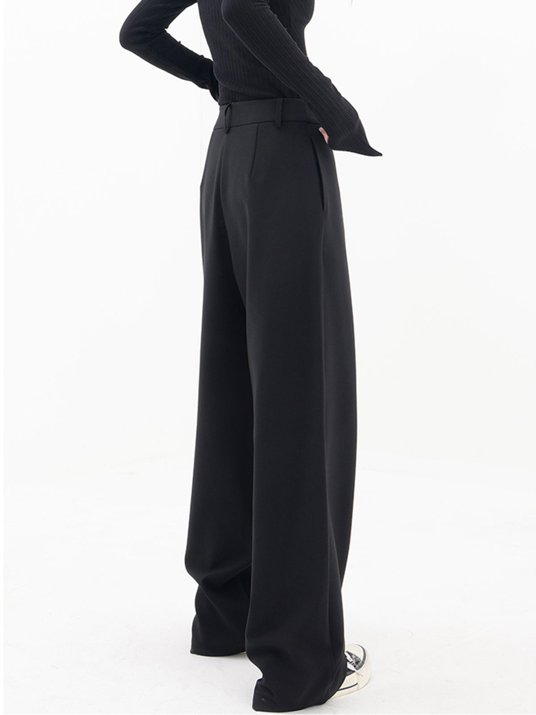 Wendy | Women's Modern baggy trousers